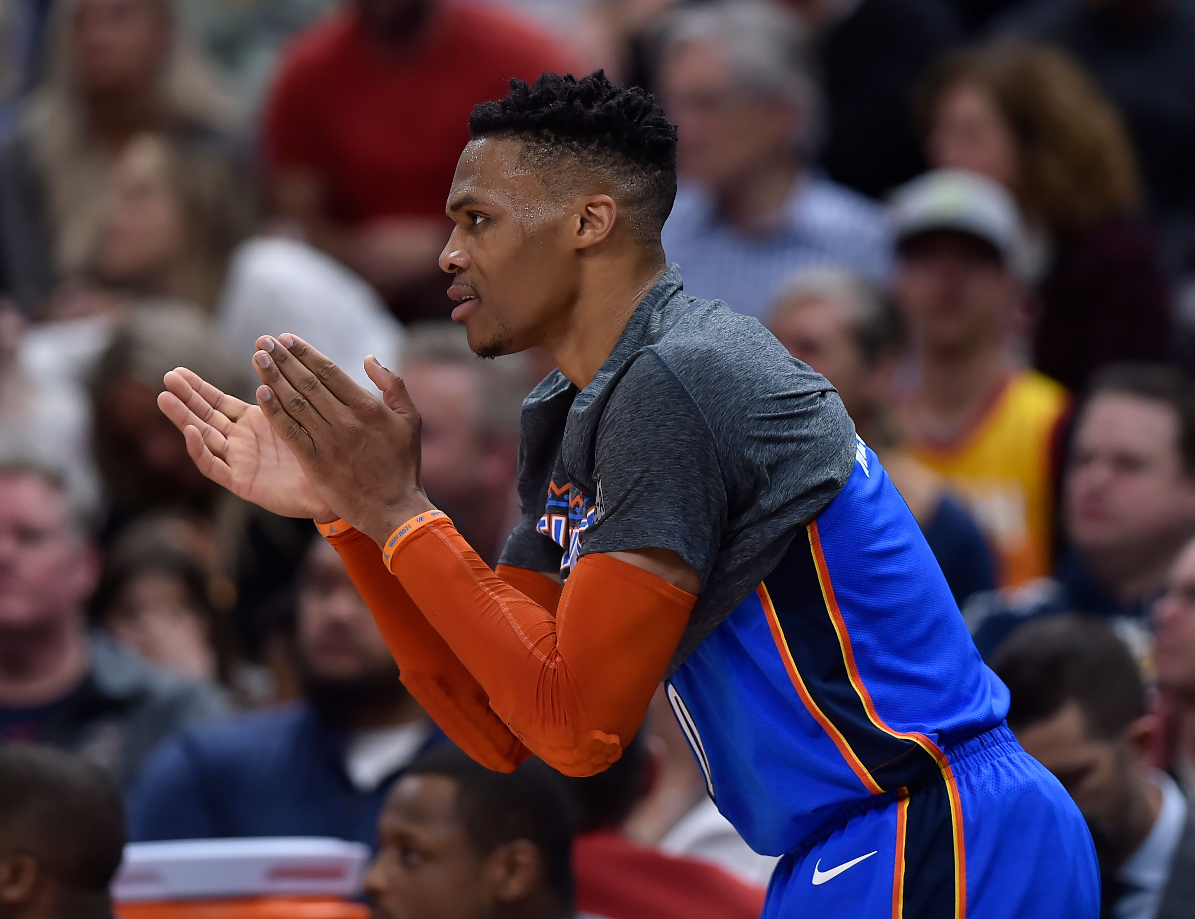 全队感到痛 全队感到痛