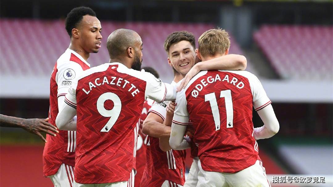 边路纵深 边路纵深